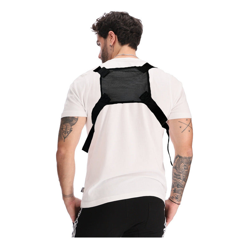 Pechera Chaleco Bolsa De Pecho Táctica Cangurera Boy London Color Negro Diseño De La Tela Lisa