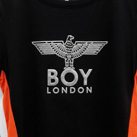 Playera Boy London Mujer Negra Franjas Naranja Águila