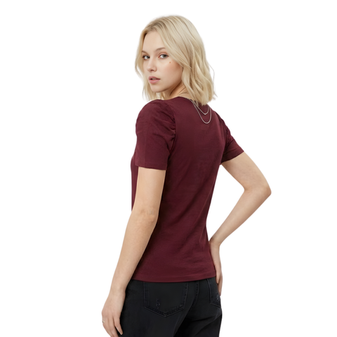 Playera Boy London Mujer Vino Insignia Dorada UK
