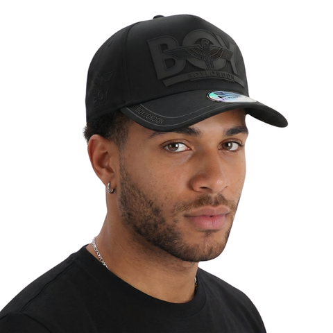 Gorra Ajustable Logo Engomado Bordado Letras Boy London Negro Único Liso