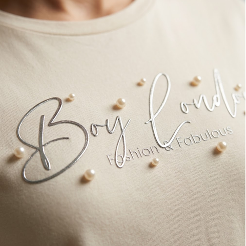 Playera Boy London Mujer Crema Plateado Perlas