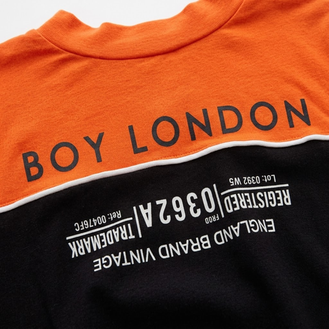 Playera Boy London Mujer Naranja Negro England Crop