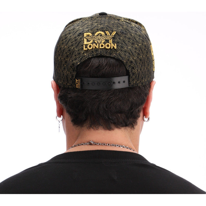 Gorra Ajustable Aguila Y Bordado Letras Doradas Boy London