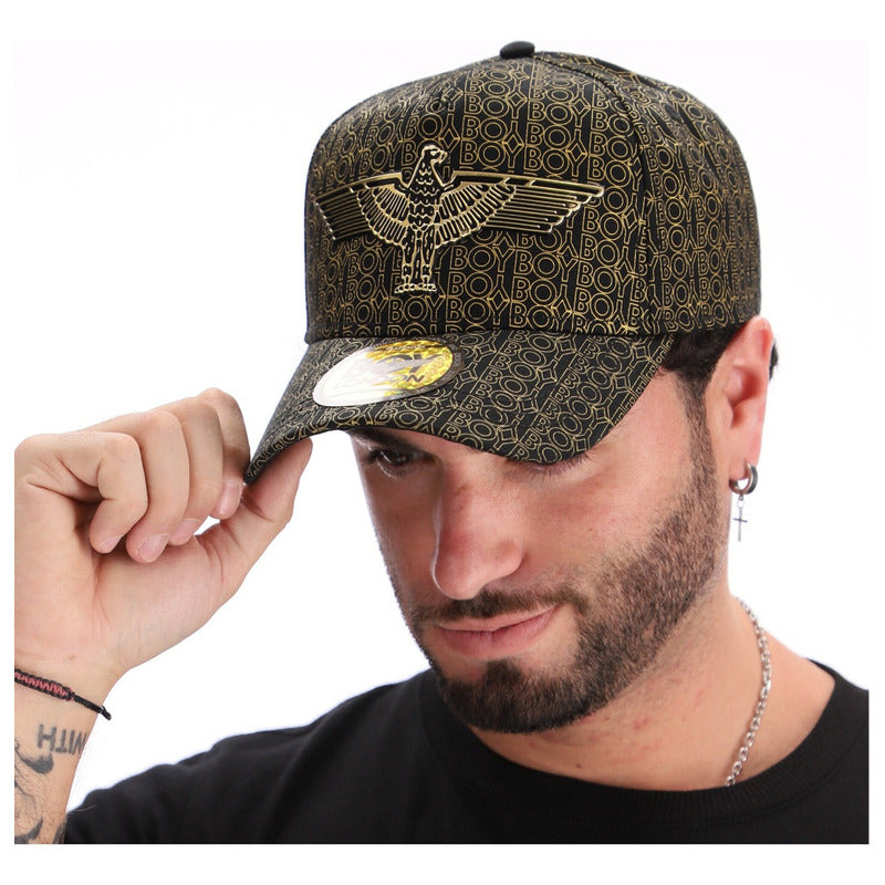 Gorra Ajustable Aguila Y Bordado Letras Doradas Boy London