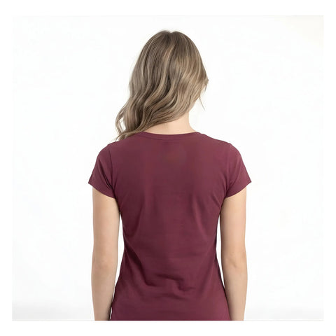 Playera Boy London Mujer Vino Logo Dorado Básica Vino