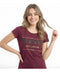 Playera Boy London Mujer Vino Logo Dorado Básica Vino