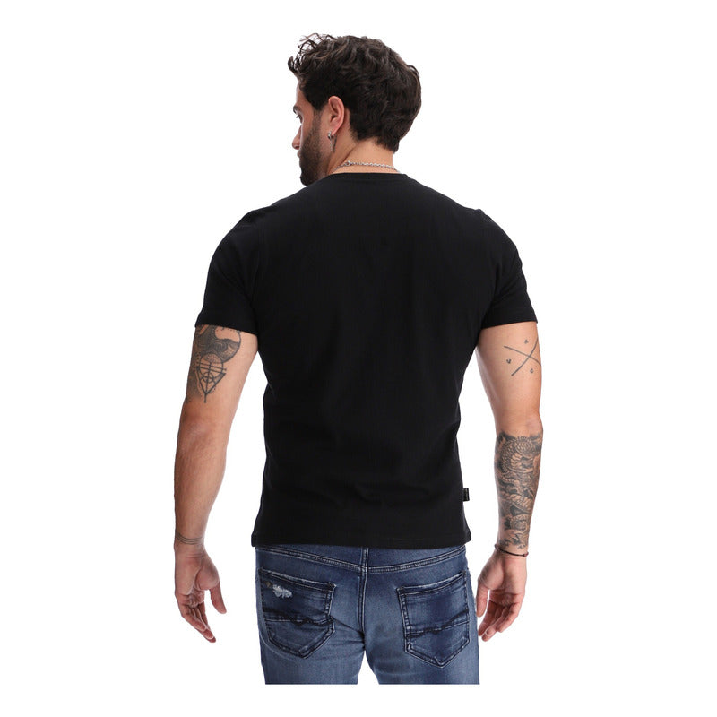 Playera Negra De Hombre Texturizada Con Puntos Boy London