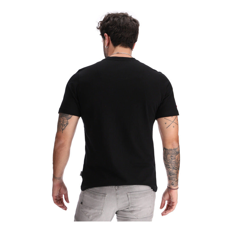 Playera Negra Manga Corta Hombre Estampado Rosa Boy London