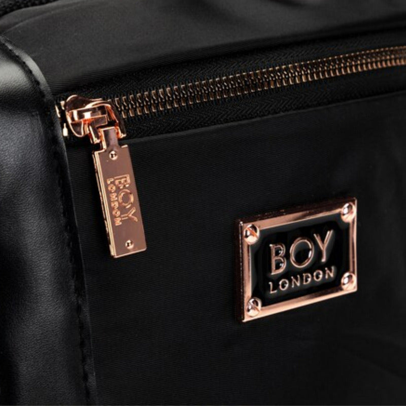 Mochila Negra Casual Urbana Cierres Rosa Metálico Boy London Color Negro Y Rosa Diseño De La Tela Lisa