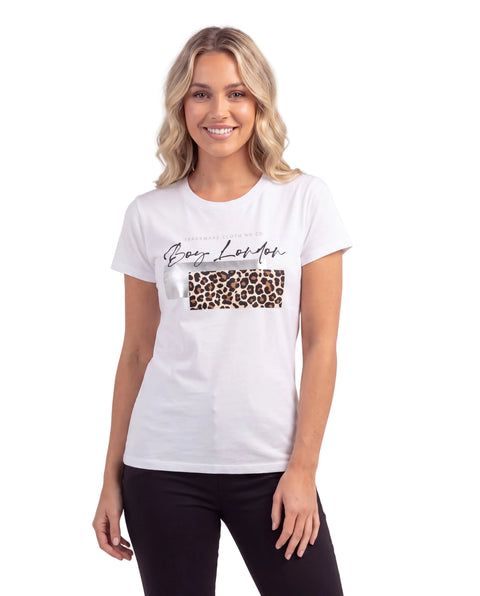 Playera Boy London Mujer Blanca Cursiva Animal Print Foil