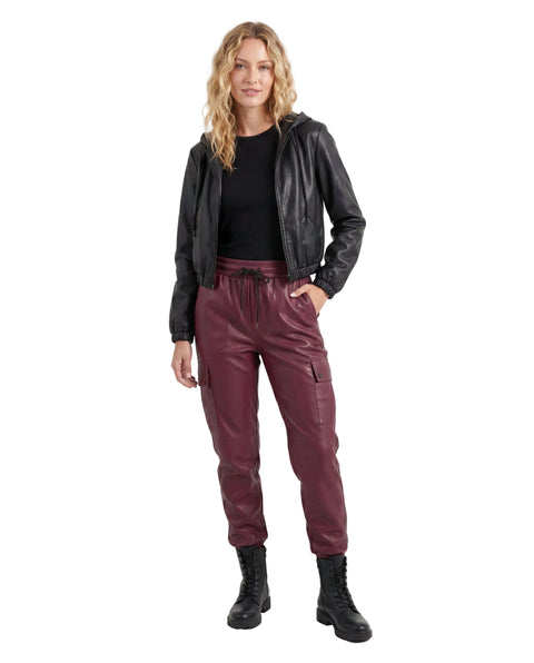 Pantalón Jogger Cargo Efecto Piel Color Vino