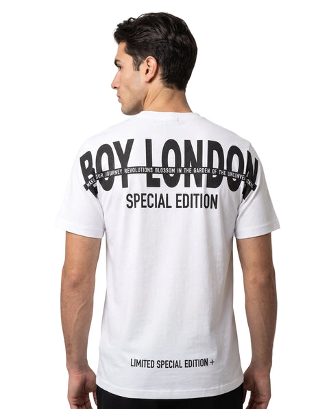 Playera Boy London Parche BOY Relieve Tonal Blanca Oversize