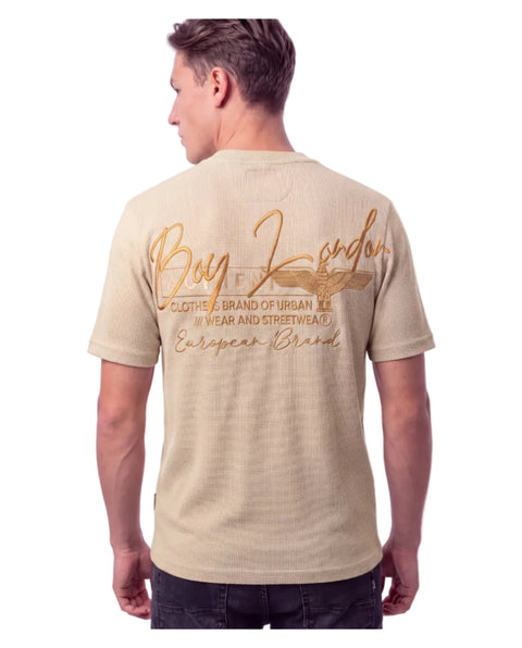 Playera Boy London Waffle Firma Caligráfica Dorada Beige