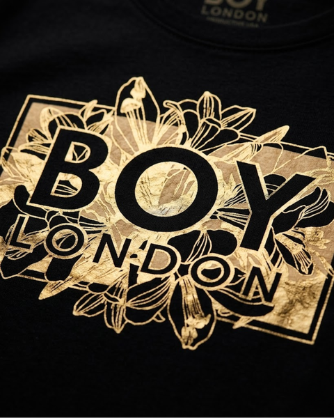 Playera Boy London Mujer Negra Floral Foil Dorado Logo